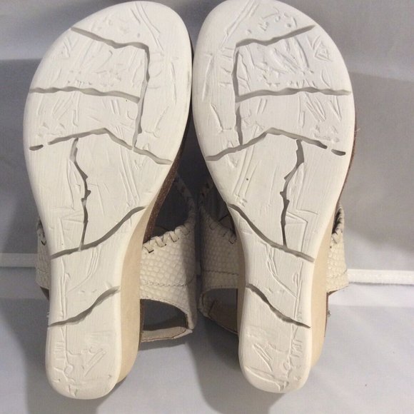 SOLD-OTBT Meditate Size 6.5M Beige Leather Thong Flip Flops Wedge Sandals -EUC - Picture 8 of 8